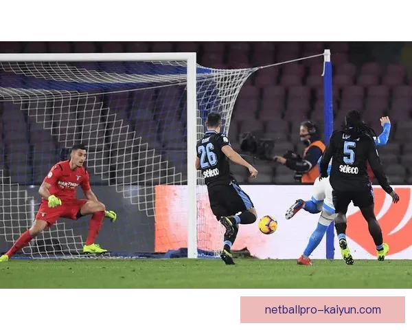 那不勒斯中场组织持续保持稳定表现，球队战术执行力明显增强