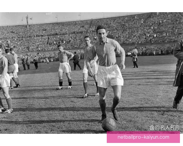 莱万多夫斯基防守贡献数据：本赛季拦截与抢断指标走势清晰